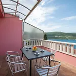 Nikola Apartament *